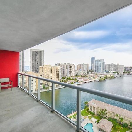 Cozy 1Br Condo Beachwalk Resort Hallandale Beach Esterno foto
