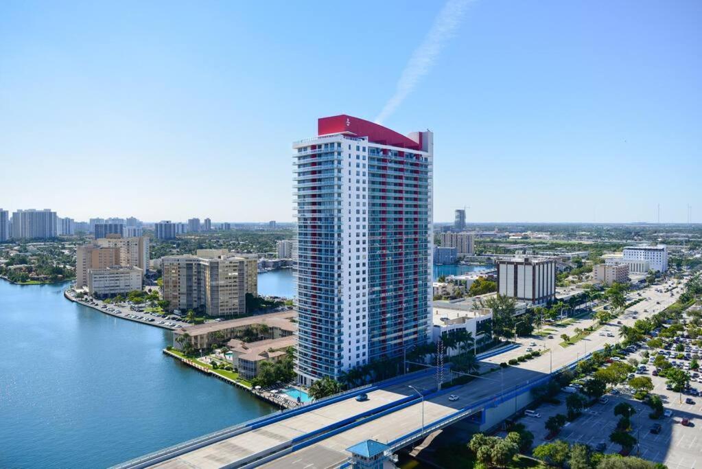 Cozy 1Br Condo Beachwalk Resort Hallandale Beach Esterno foto