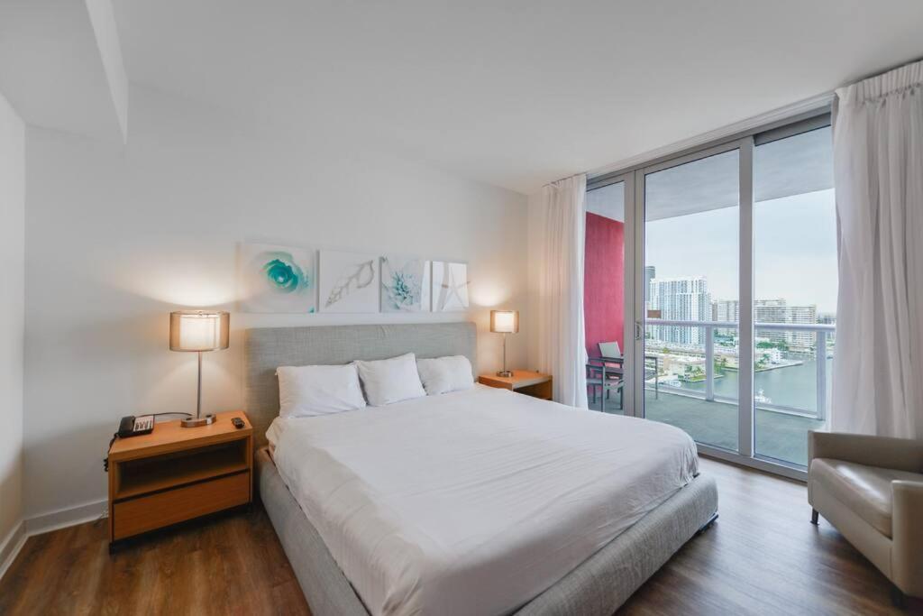 Cozy 1Br Condo Beachwalk Resort Hallandale Beach Esterno foto