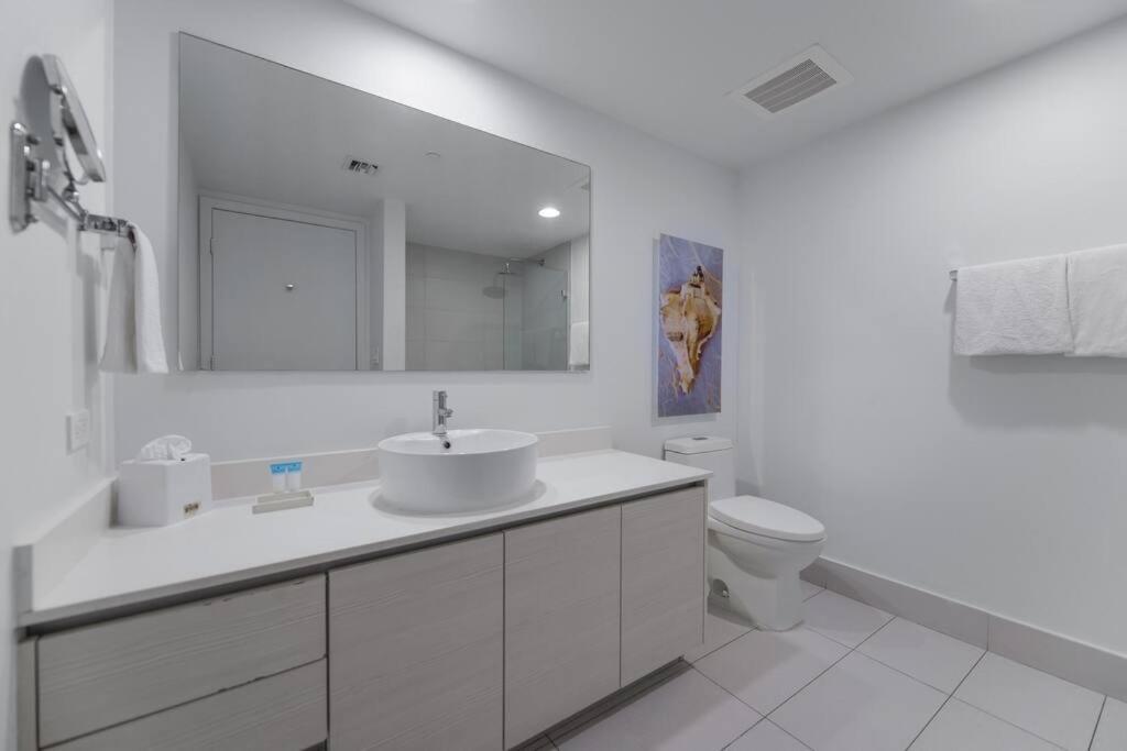 Cozy 1Br Condo Beachwalk Resort Hallandale Beach Esterno foto