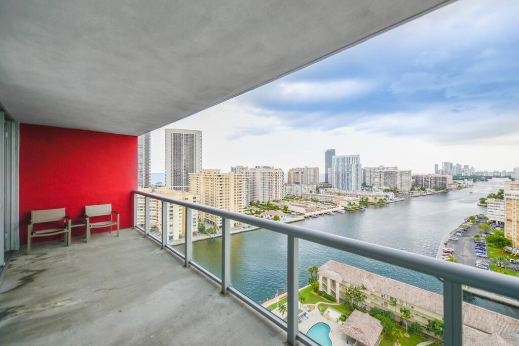 Cozy 1Br Condo Beachwalk Resort Hallandale Beach Esterno foto