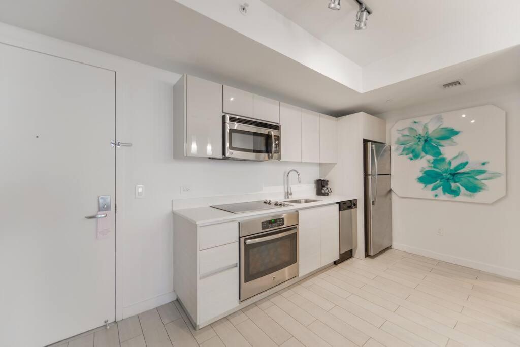 Cozy 1Br Condo Beachwalk Resort Hallandale Beach Esterno foto