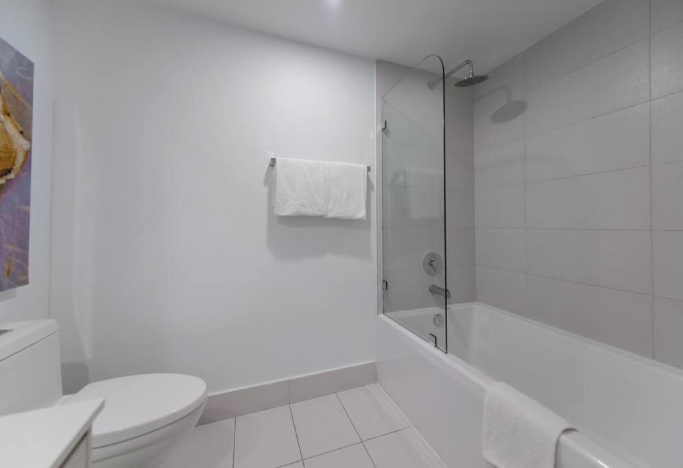 Cozy 1Br Condo Beachwalk Resort Hallandale Beach Esterno foto